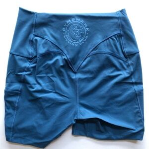 Legacy gymshark scrunch shorts 💙